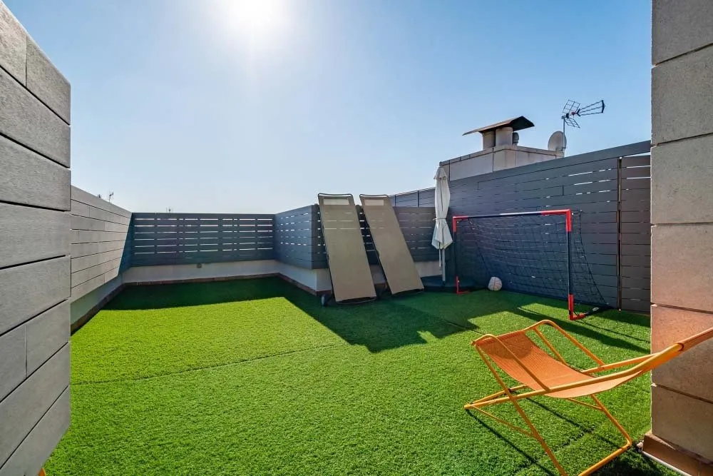 artificial grass in balcony